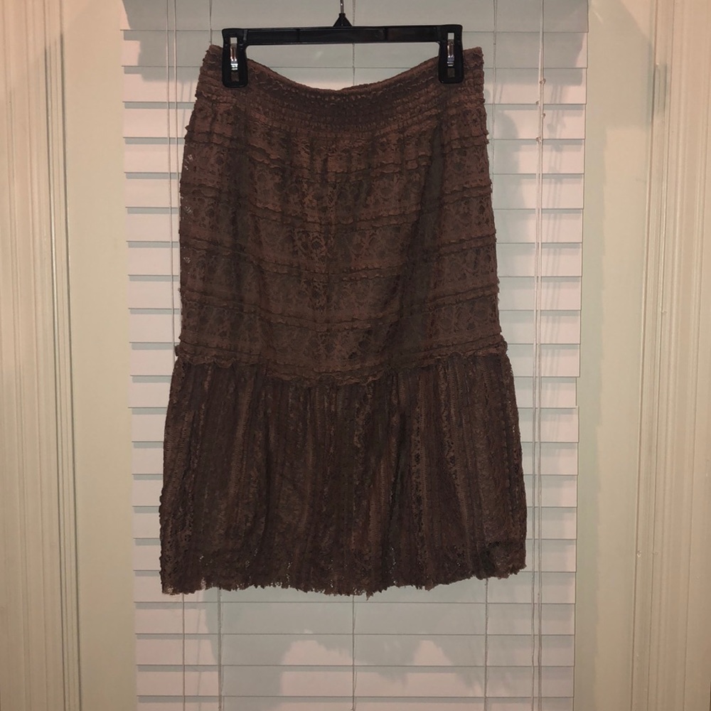 🚂Maurice’s elastic Taupe lace skirt